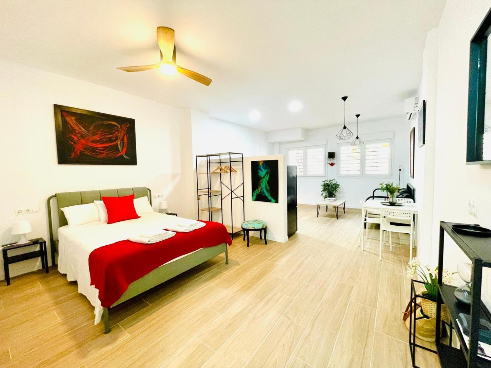 Completo Y Bello Apartamento En Málaga Kültér fotó